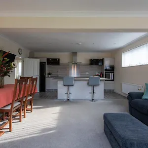Seaview Holiday home Cardiff